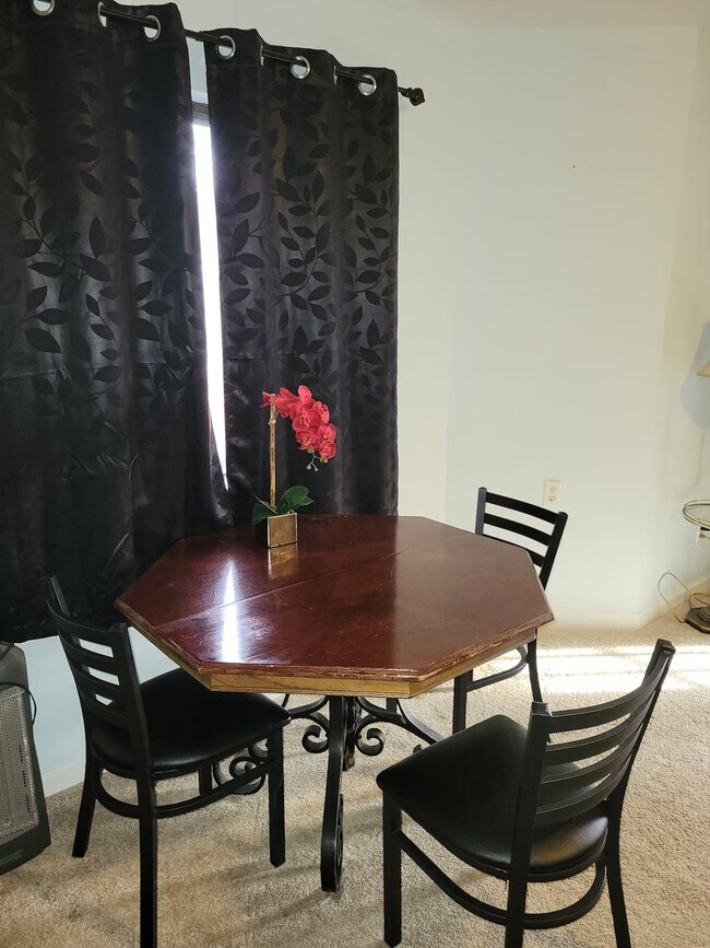 Building Photo - 8304 Bridgetown Dr