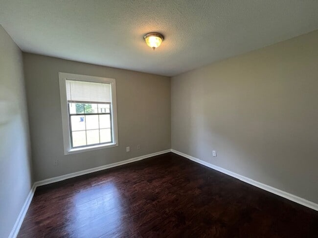 Building Photo - Renovated 3 Bedroom 1 Bath Home for Rent!!
