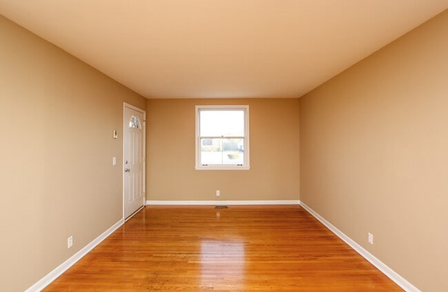 Building Photo - COMING SOON! Nashville! View the river fro...