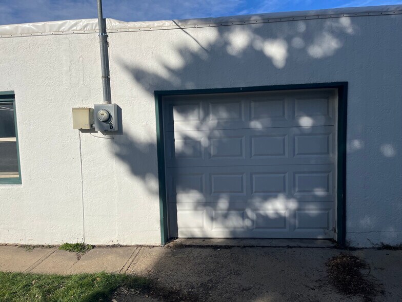 Building Photo - 1166 S Sheridan Ave