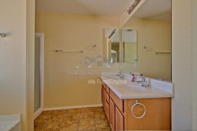 Building Photo - 4725 E Olney Ave