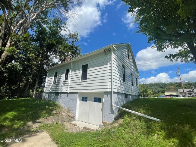 Building Photo - 750 Columbia Turnpike