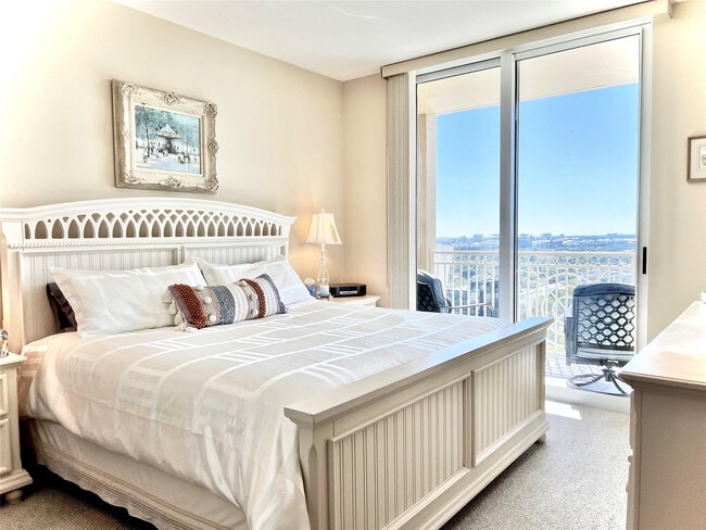 Building Photo - 511 SE 5 Ave