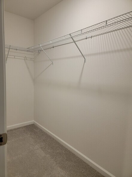 Master Bedroom - Closet - 4713 Eagles Ridge Rd