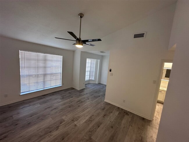 Building Photo - 2121 El Paseo St