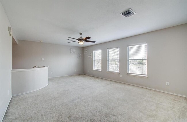 Building Photo - 2631 Woodridge Manor Dr
