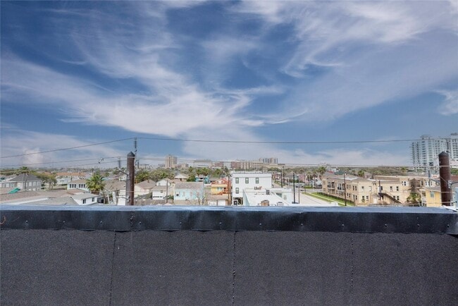 Building Photo - 805 Avenue K