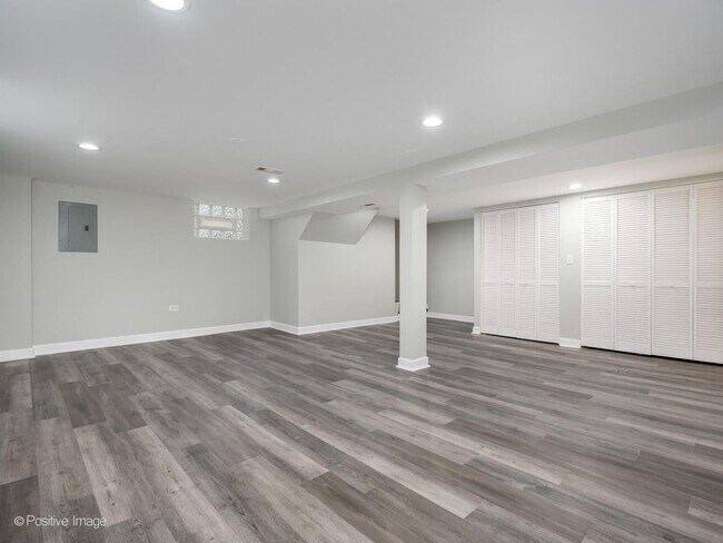 Building Photo - 14341 Dobson Ave