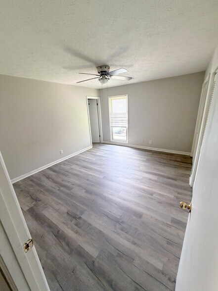 Building Photo - 6197 Trestlewood Dr