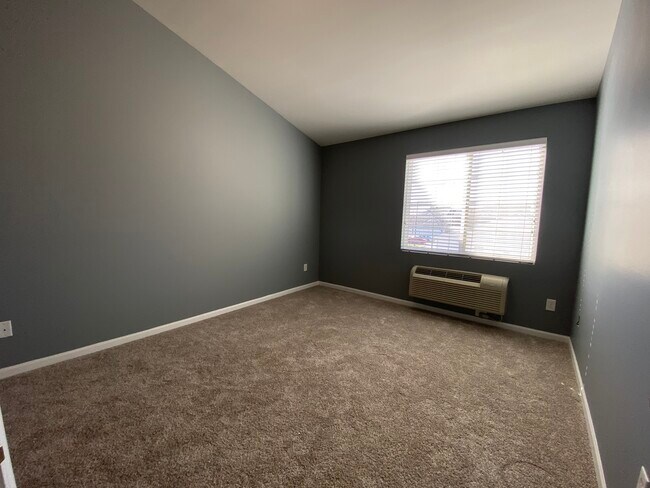Building Photo - 122 Bertram Dr