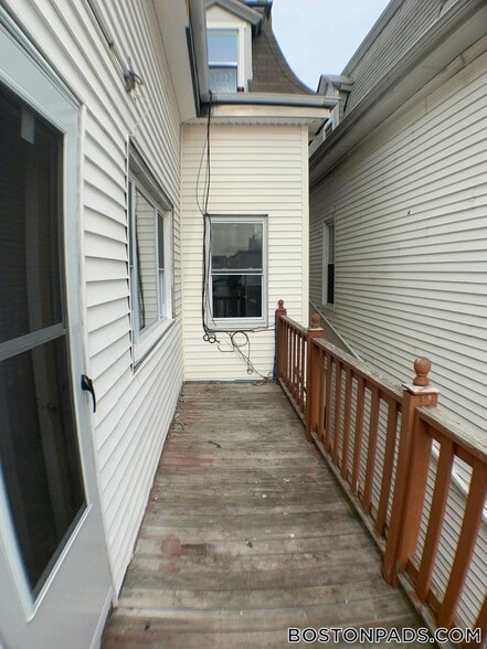 Building Photo - 169 Princeton St