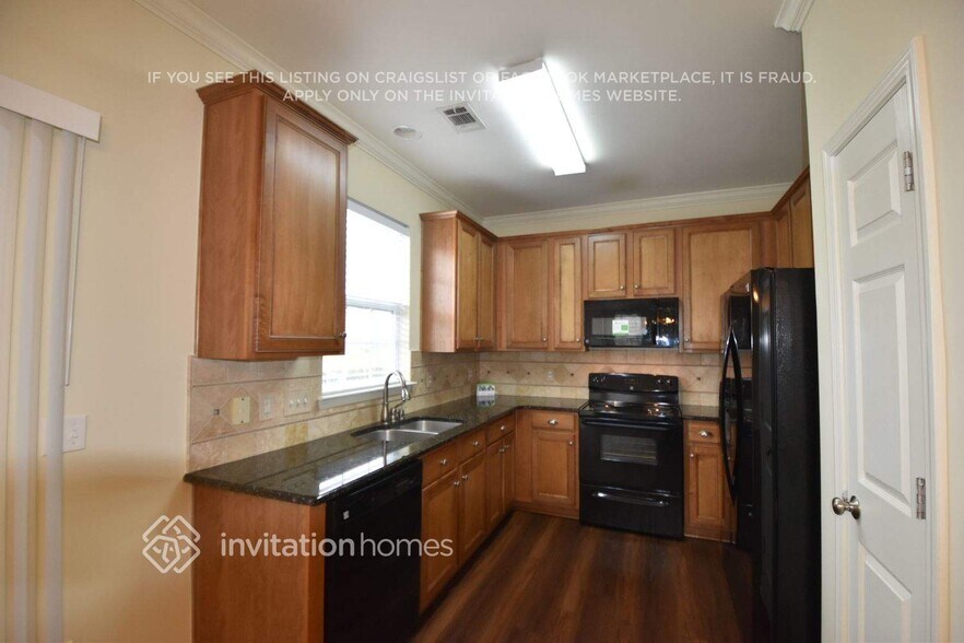Building Photo - 532 Knothole Ln