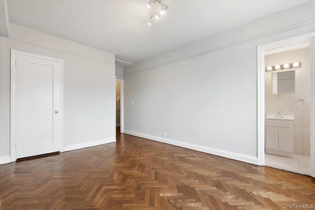 Building Photo - 45 Popham Rd