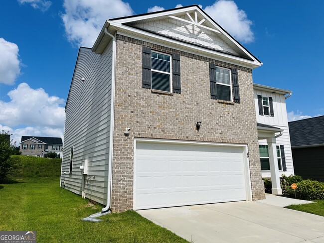 Building Photo - 19 White Spruce Wy