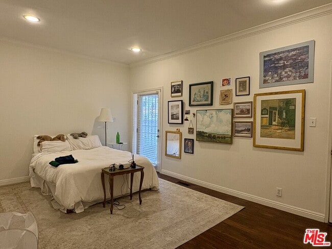 Building Photo - 429 N Sierra Bonita Ave