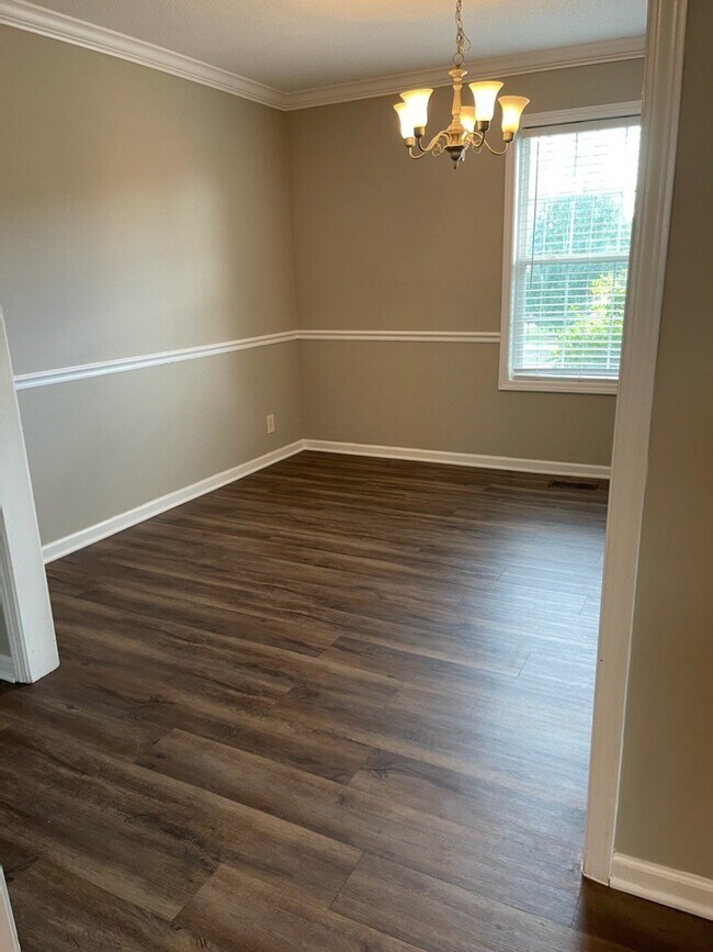 Building Photo - 2571 Emerald Ct