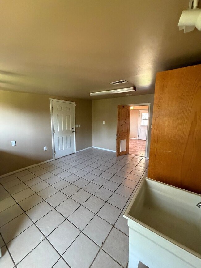 Building Photo - Close to Fort Huachuca