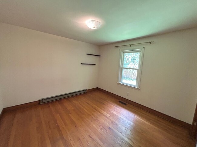 Building Photo - Beautiful Home Located in Blacksburg