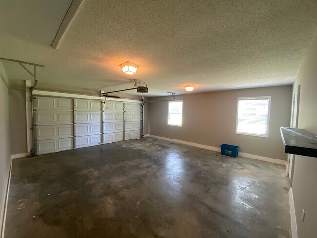 Building Photo - Home for rent in Tuscaloosa! Available to view with a 48 hour notice!