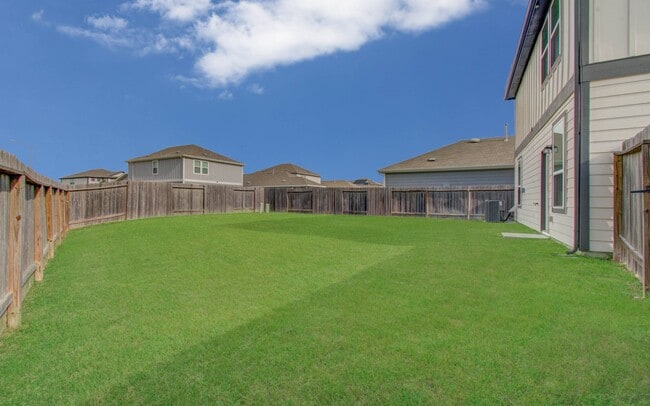 Building Photo - 6315 Lakeview Haven Dr