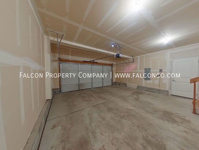 Building Photo - 12004 Eagle Crest Ct