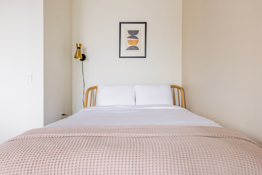 Building Photo - 340 E North Water St