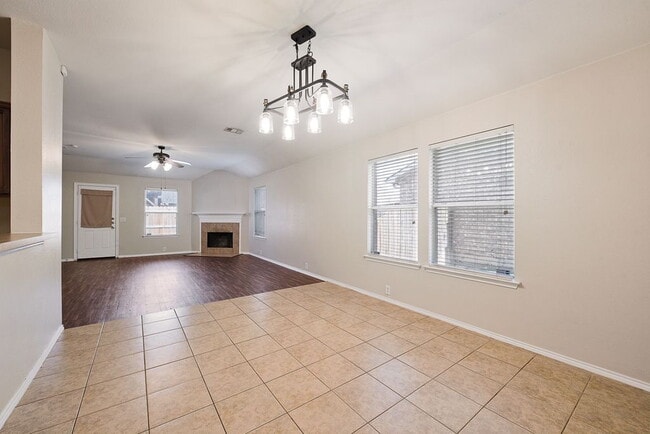 Building Photo - 8420 Silverbell Ln