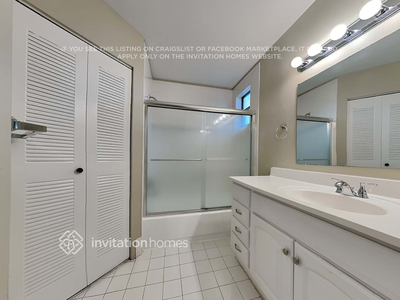 Building Photo - 14075 Langley Pl