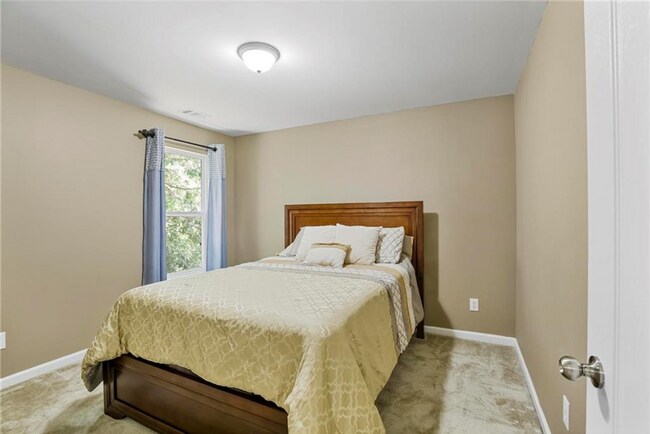 Building Photo - Beautiful 5-Bed, 3-Bath Craftsman Home Near Kennesaw Mountain