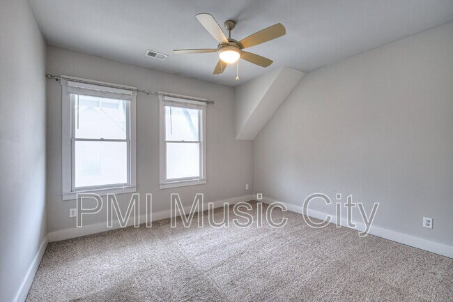 Building Photo - 1537B Battlefield Dr