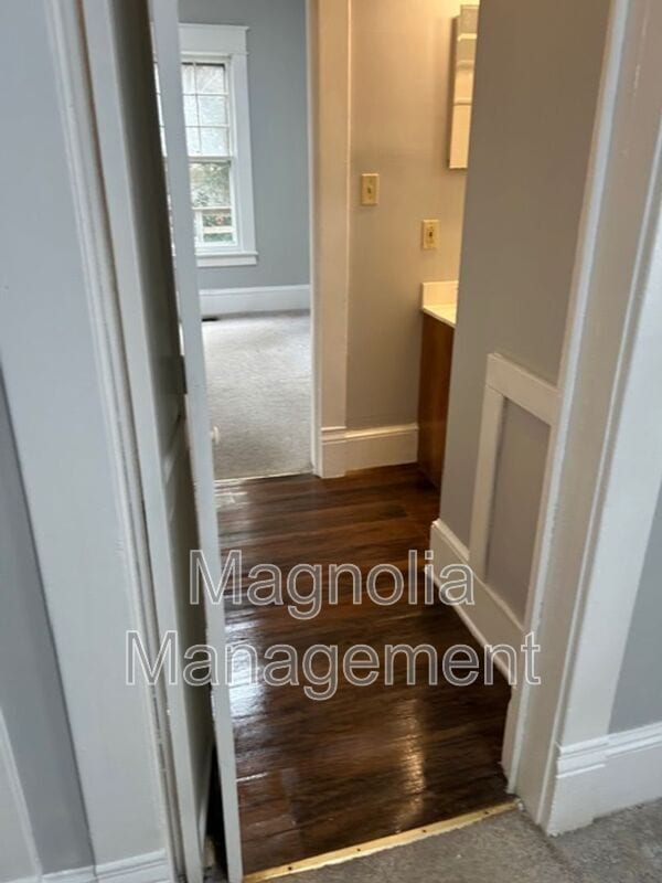 Building Photo - 107 W Jennette Ave