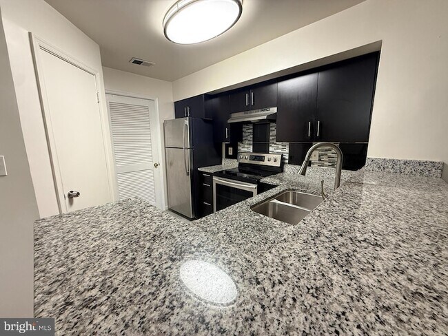 Building Photo - 6004 Curtier Dr