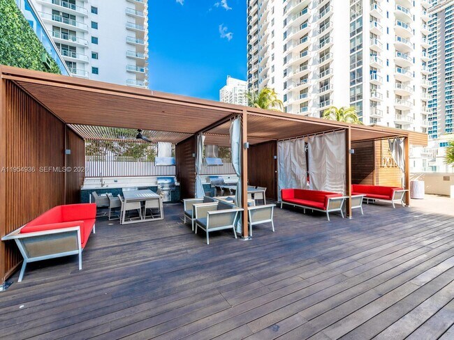 Building Photo - 1080 Brickell Ave