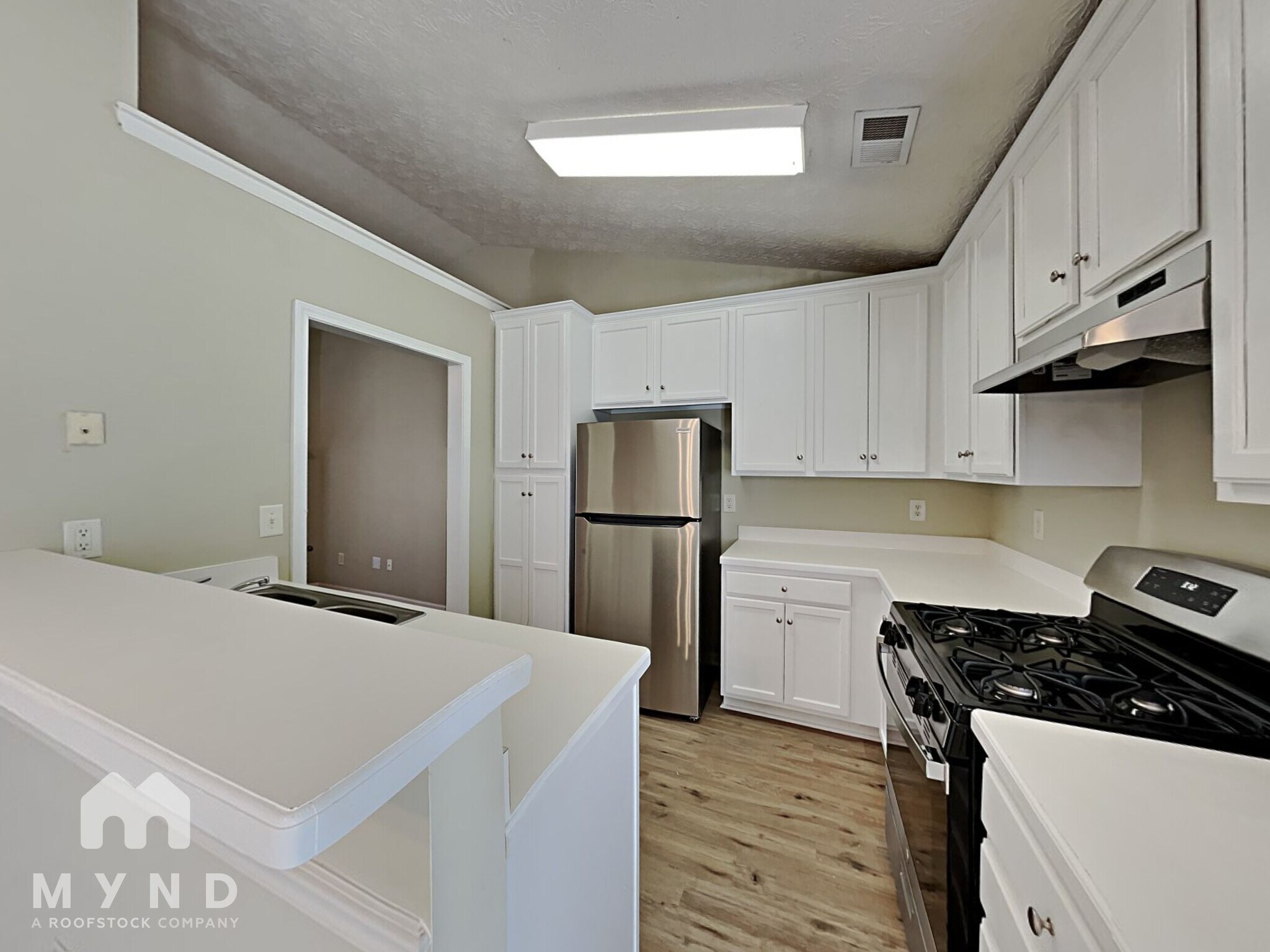 Building Photo - 185 Waters Edge Dr