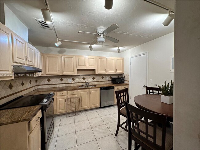 Building Photo - 8003 Ambach Way