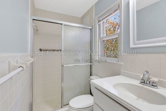 Building Photo - 321 Shaftesbury Ln