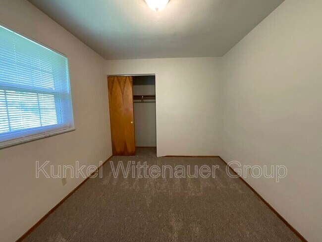 Building Photo - 522 N 38th St
