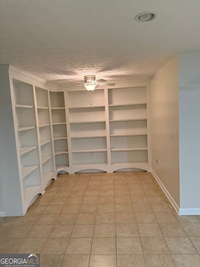 Building Photo - 455 Waterway Dr SW