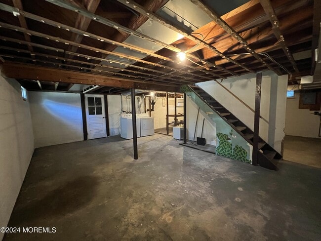 Building Photo - 99 Mc Lean St