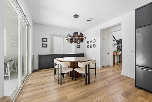 Building Photo - 4310 Buttonwood Dr