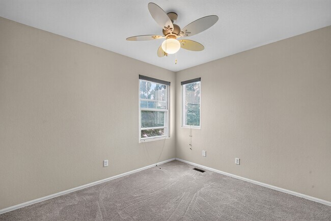 Building Photo - 20600 E Dartmouth Dr