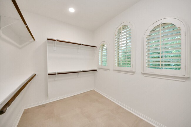Building Photo - 23514 Bellina Dr