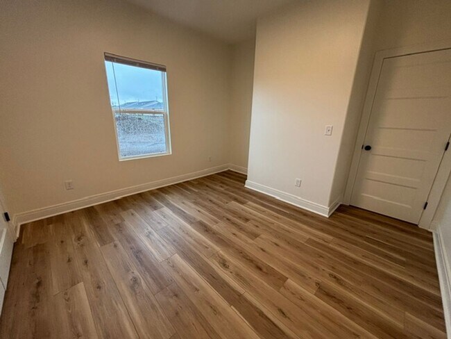 Building Photo - 5309 Rolly -