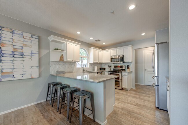 Building Photo - 15550 N Frank Lloyd Wright Blvd