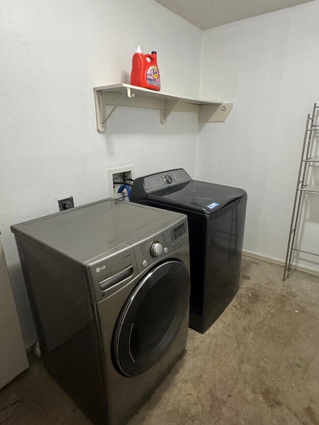 Building Photo - 3108 Highland Park Ave