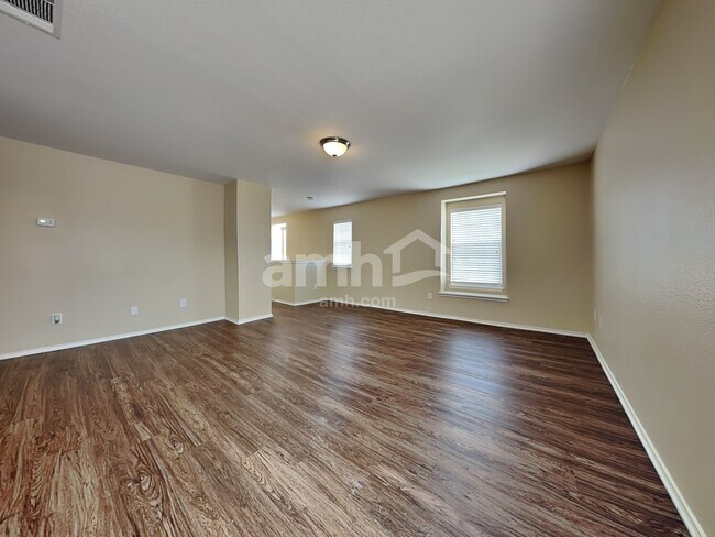 Building Photo - 210 Dartmouth Dr