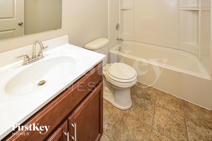 Building Photo - 5880 Crowley Pkwy