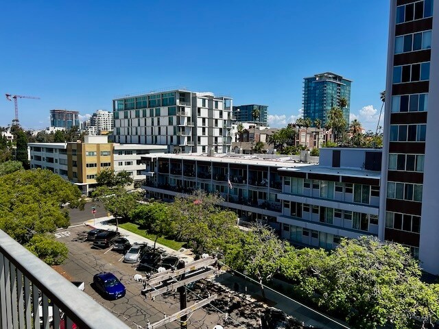 Building Photo - 2620 Second Ave