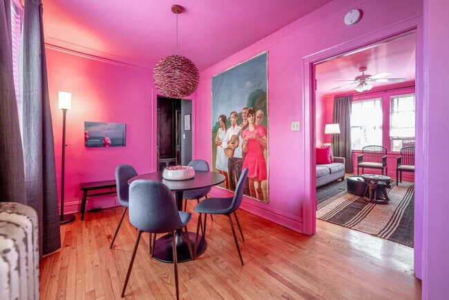 Building Photo - 3553 N Racine Ave