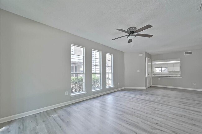 Building Photo - 17805 Villa Way Dr